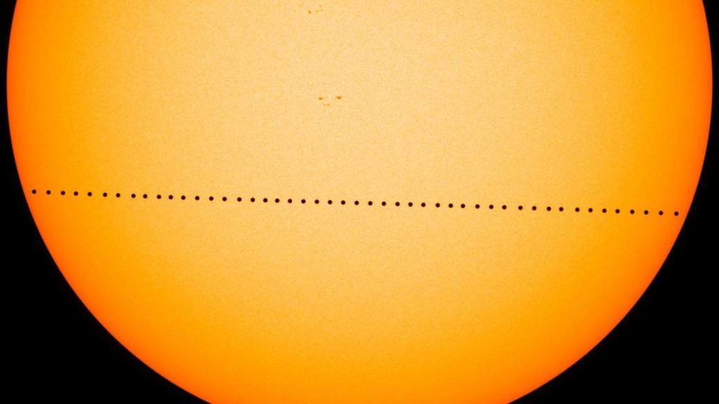 Il transito di Mercurio sul disco solare del 9 Maggio 2016 ripreso dal Solar Dynamic Observatory in orbita