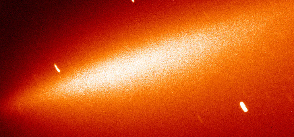 La cometa C/1994 S4 Linear frammentata ripresa dall'Hubble Space Telescope